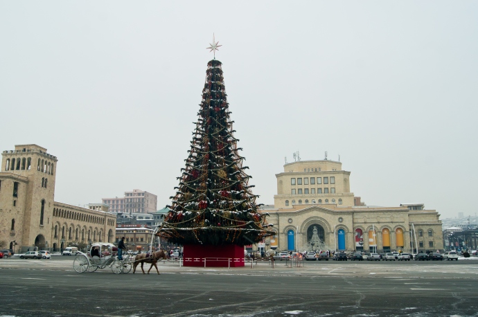 Новогодняя ёлка на площади Республики