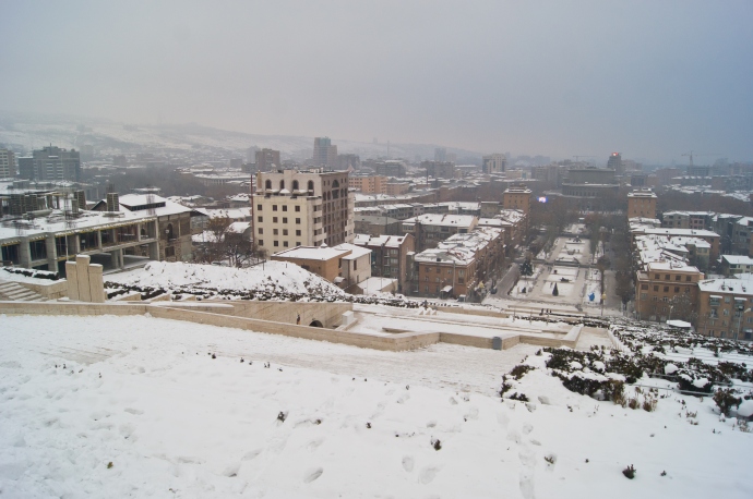 Вид на Ереван с Каскада. Видите Арарат? А он есть