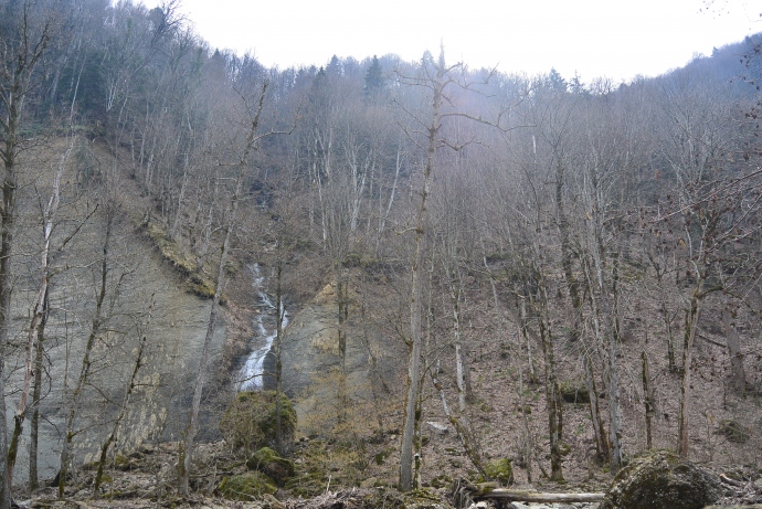 Водопад Парковый (вид с отдаления)
