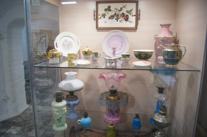 Экспонаты музея - посуда